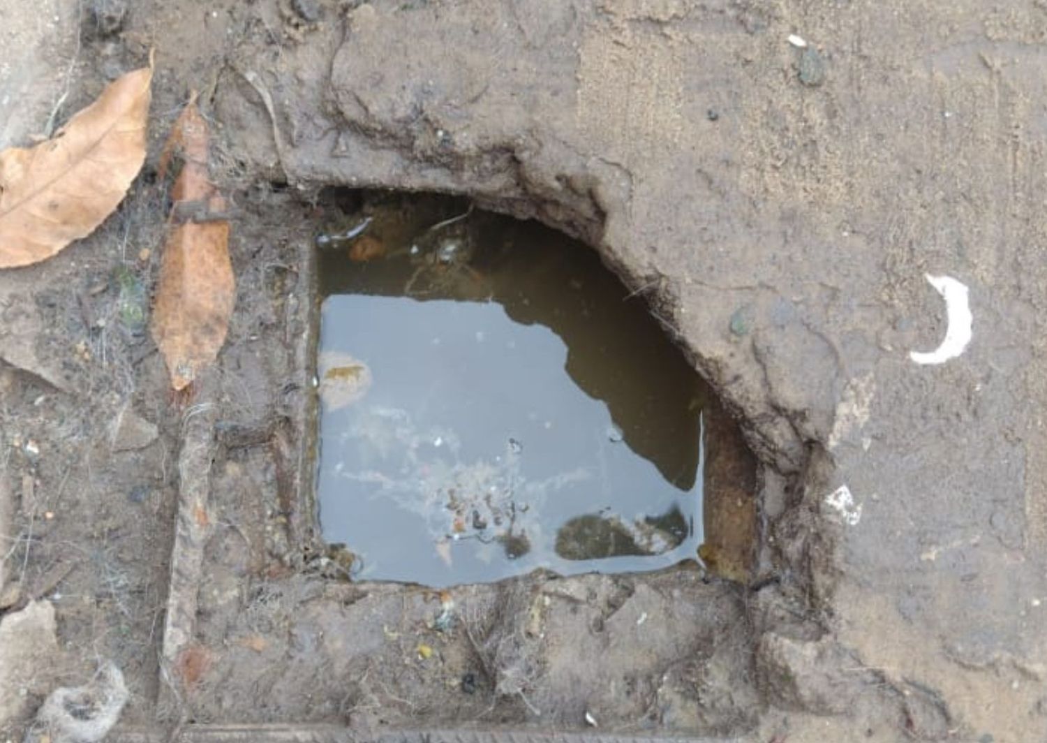 Cloacas tapadas en Las Provincias y Auli: estoy embarazada y no puedo ni ir al baño
