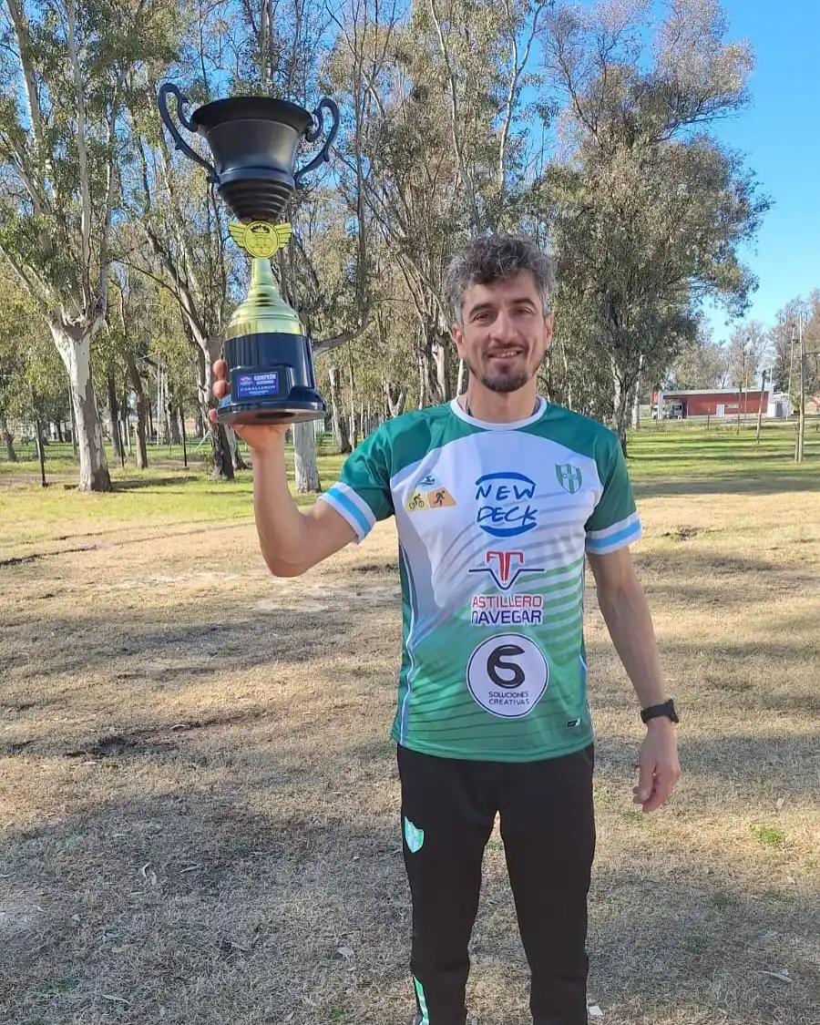 Pablo Denoni, campeón regional de Atletismo tras destacada actuación en Gualeguay