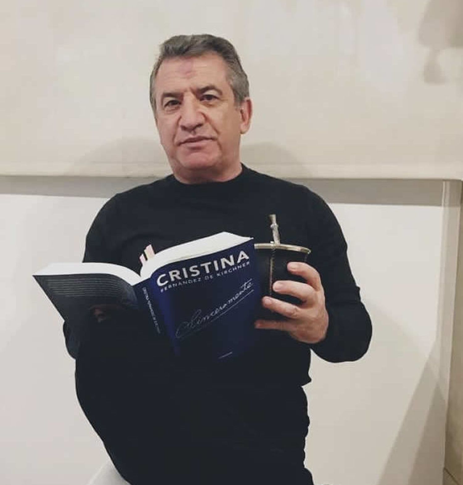 A falta de fueros, Urribarri pone distancia