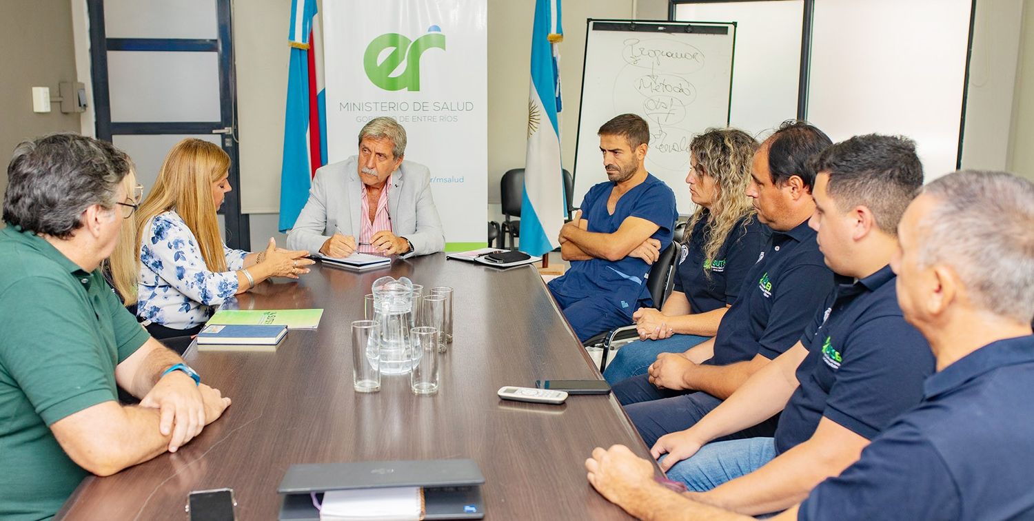 Autoridades de salud se reunieron con representantes de los trabajadores de ese campo