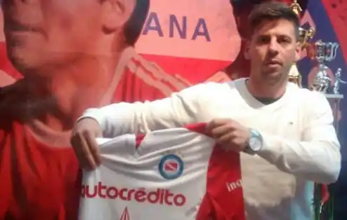 Tras la salida de Lenci, Juventud busca incorporar a dos delanteros 