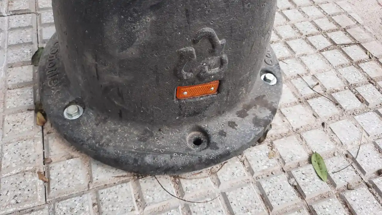 Le falta un tornillo