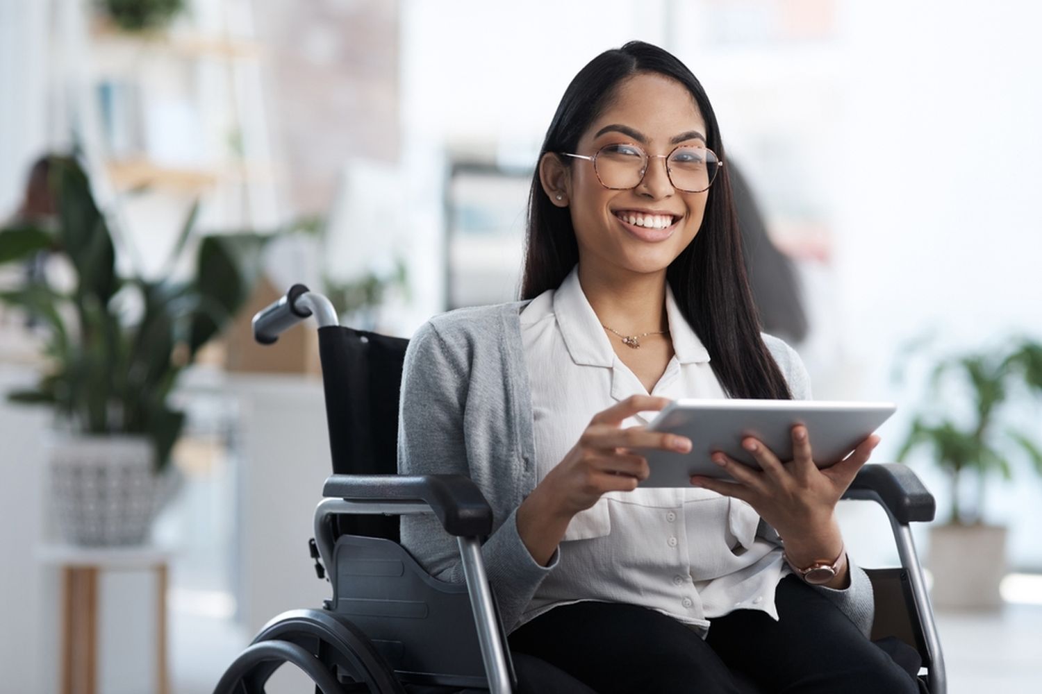 Embraer lanza programa gratuito de capacitación tecnológica para mujeres y personas con discapacidad