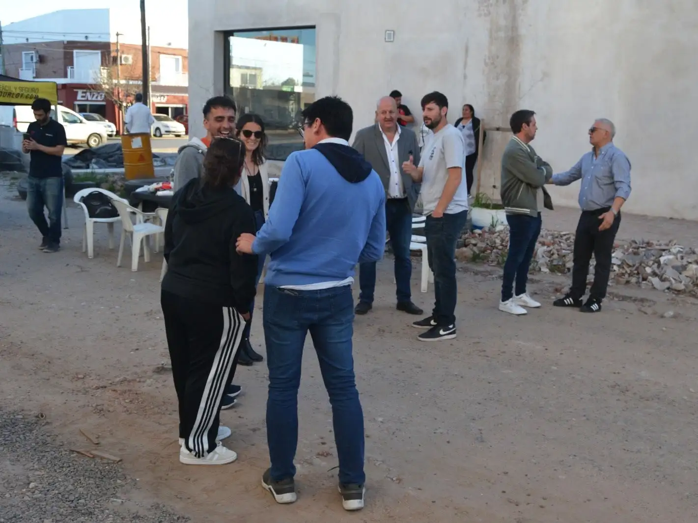 Emotiva inauguración del mural en homenaje a Lisandro Martínez