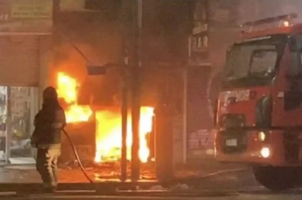 El sujeto escapó y es buscado por personal policial