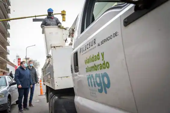 Mejoran la iluminación sobre la avenida Luro en Mar del Plata