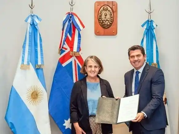 El mandatario sanjuanino, Marcelo Orrego, lideró el encuentro oficial con la embajadora de Australia en Argentina, S.E. Sarah Roberts. (Gentileza)