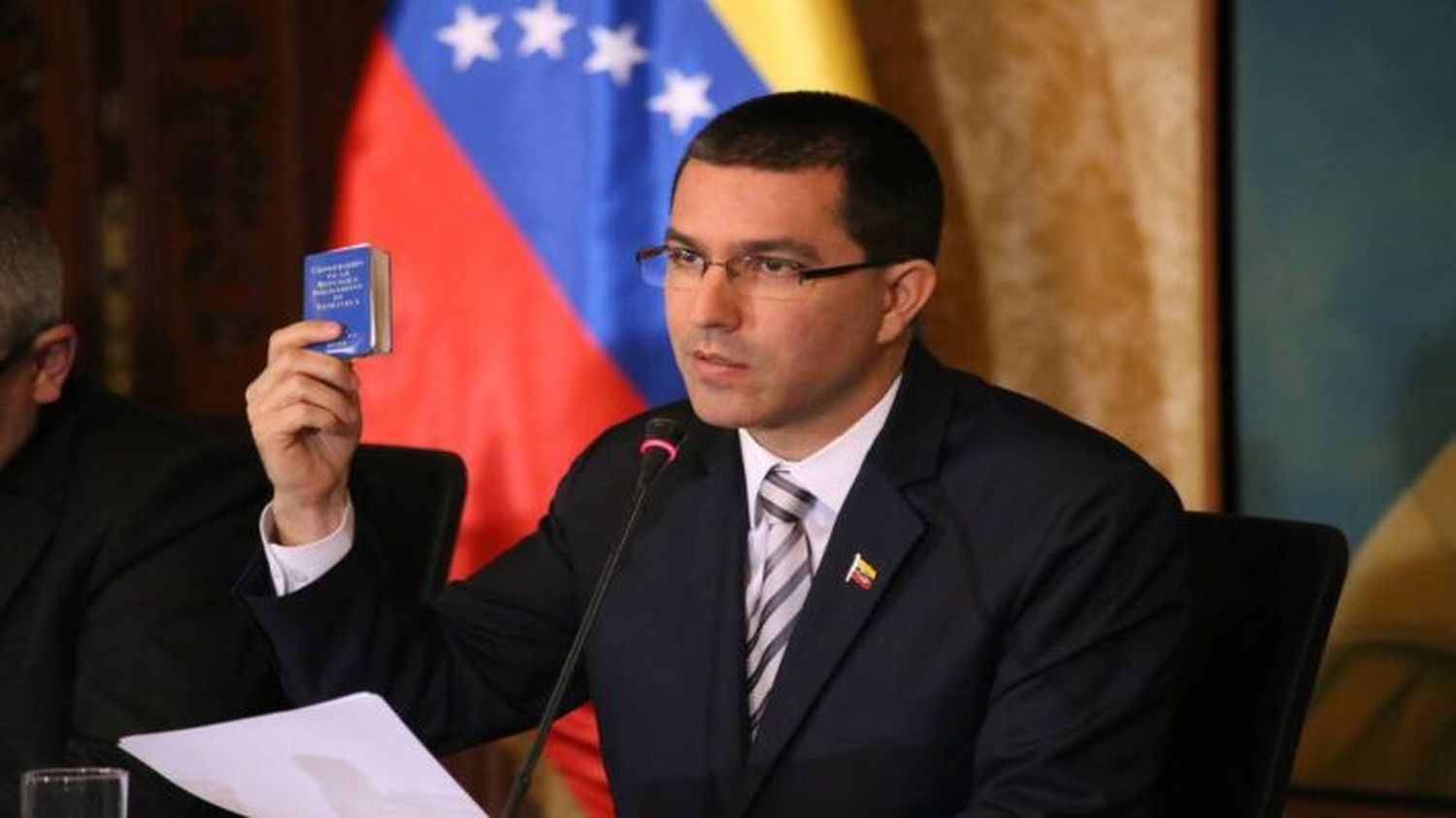 Esto es lo que dijo Arreaza sobre la decisión de Chile de acoger como “huésped” a Emilio Grateron
