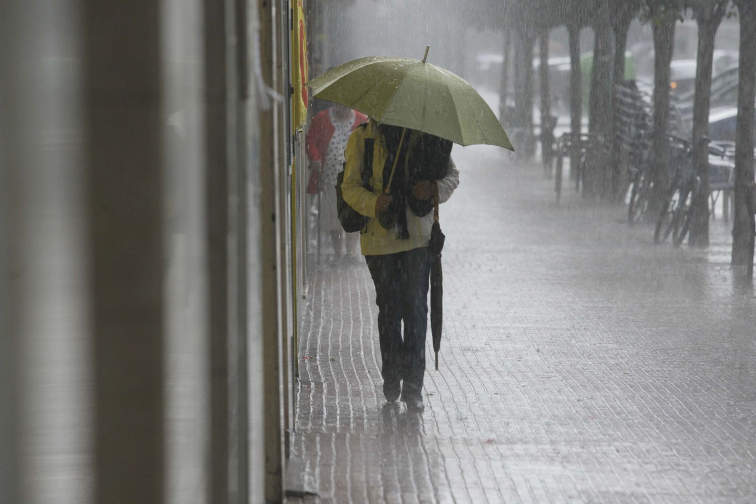 Rige una alerta por tormentas fuertes