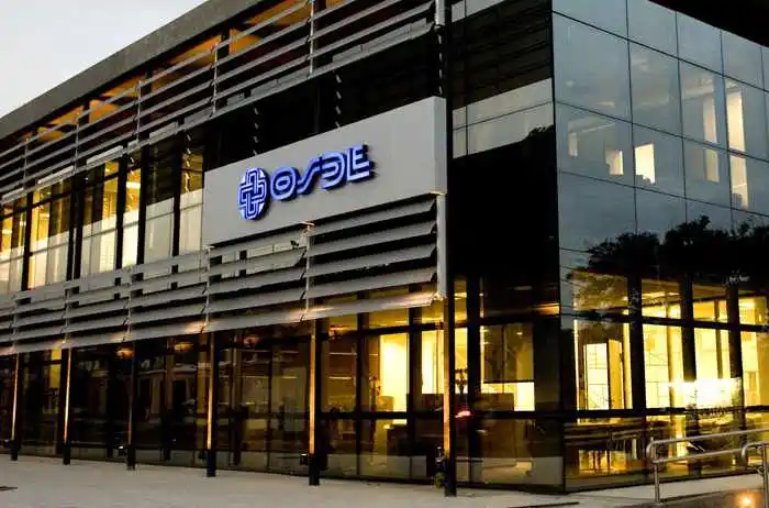 El gobierno libera las cuotas de las prepagas y ya llegan avisos de aumentos superiores a la inflación