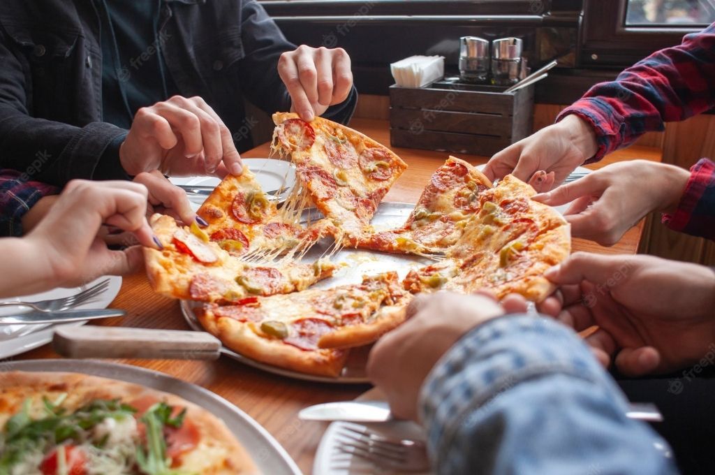Comer pizza entre amigos cuesta seis veces más que en 2017