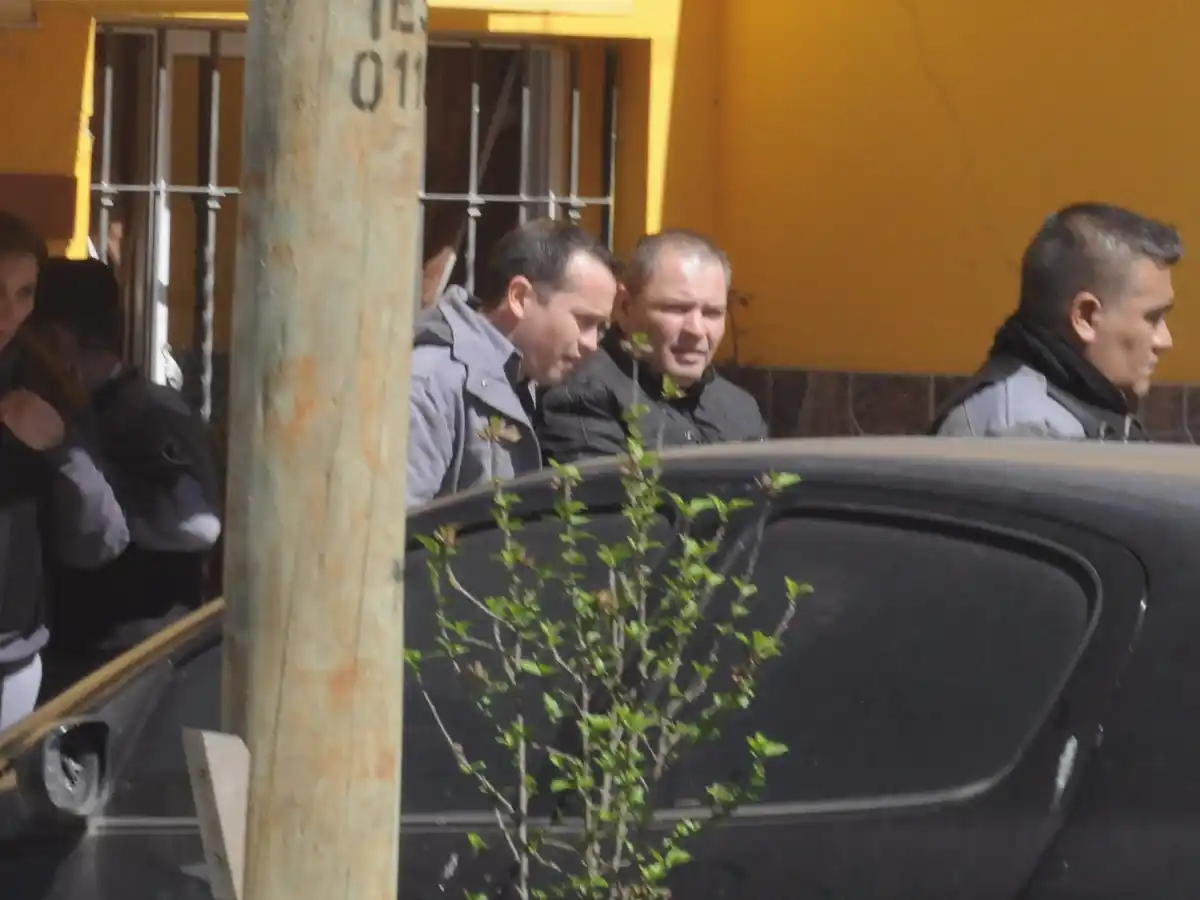 Bajo fuerte custodia, Héctor Gallardo visitó a su madre en Frontera 