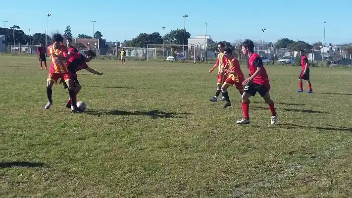Divisional B: Isleños ganó y se quedó con la primera rueda