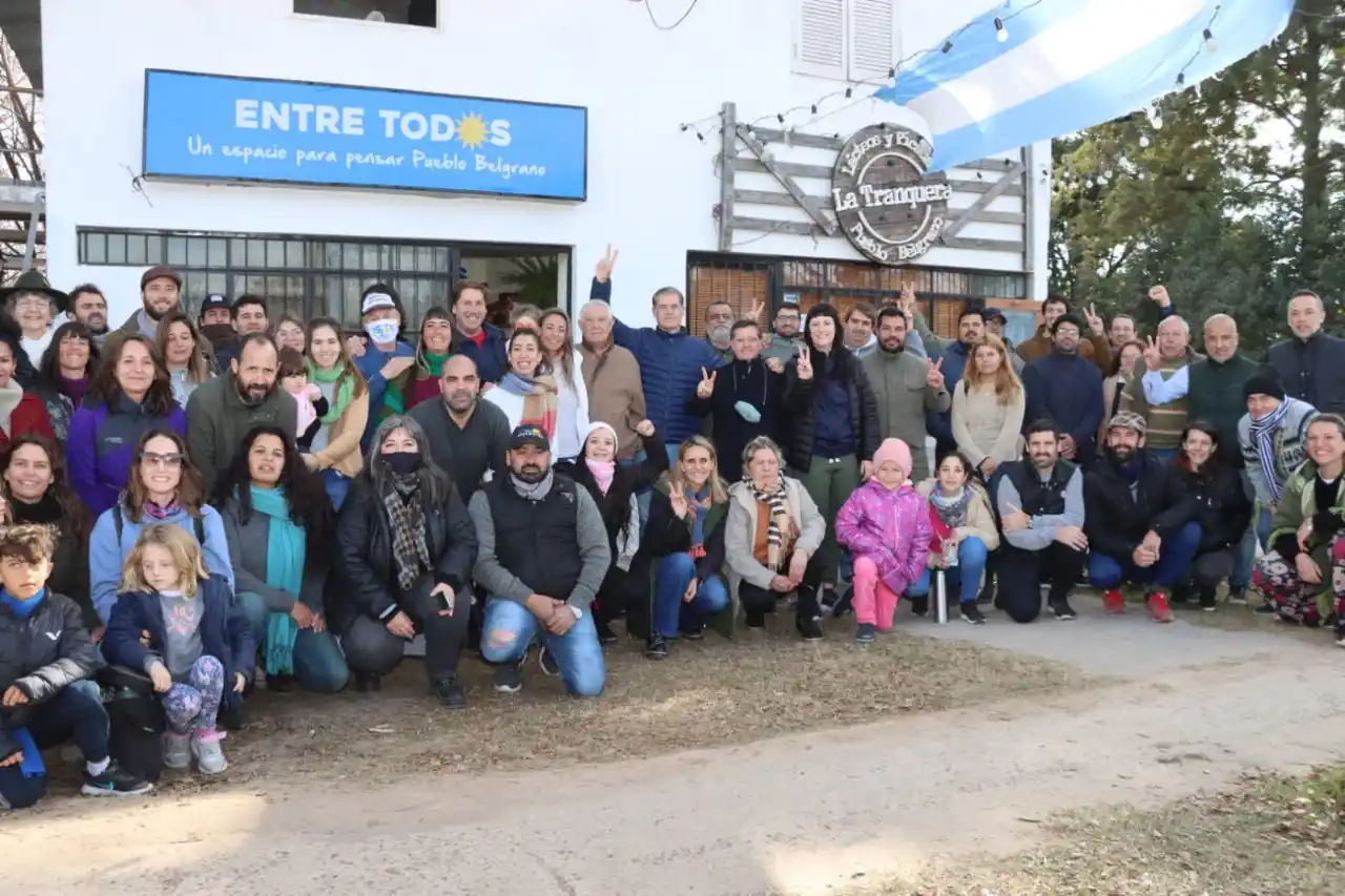 El Frente de Todos de Pueblo Belgrano inauguró su local y respaldó a Piaggio para Gobernador