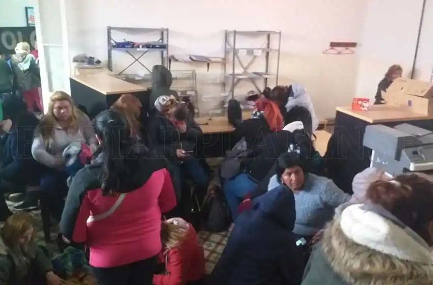 Más de dos semanas de ocupación en el Unzué: "Estamos firmes en el reclamo"