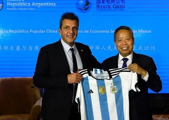 Massa acuerda con firmas chinas desembolsos por $1.000 millones