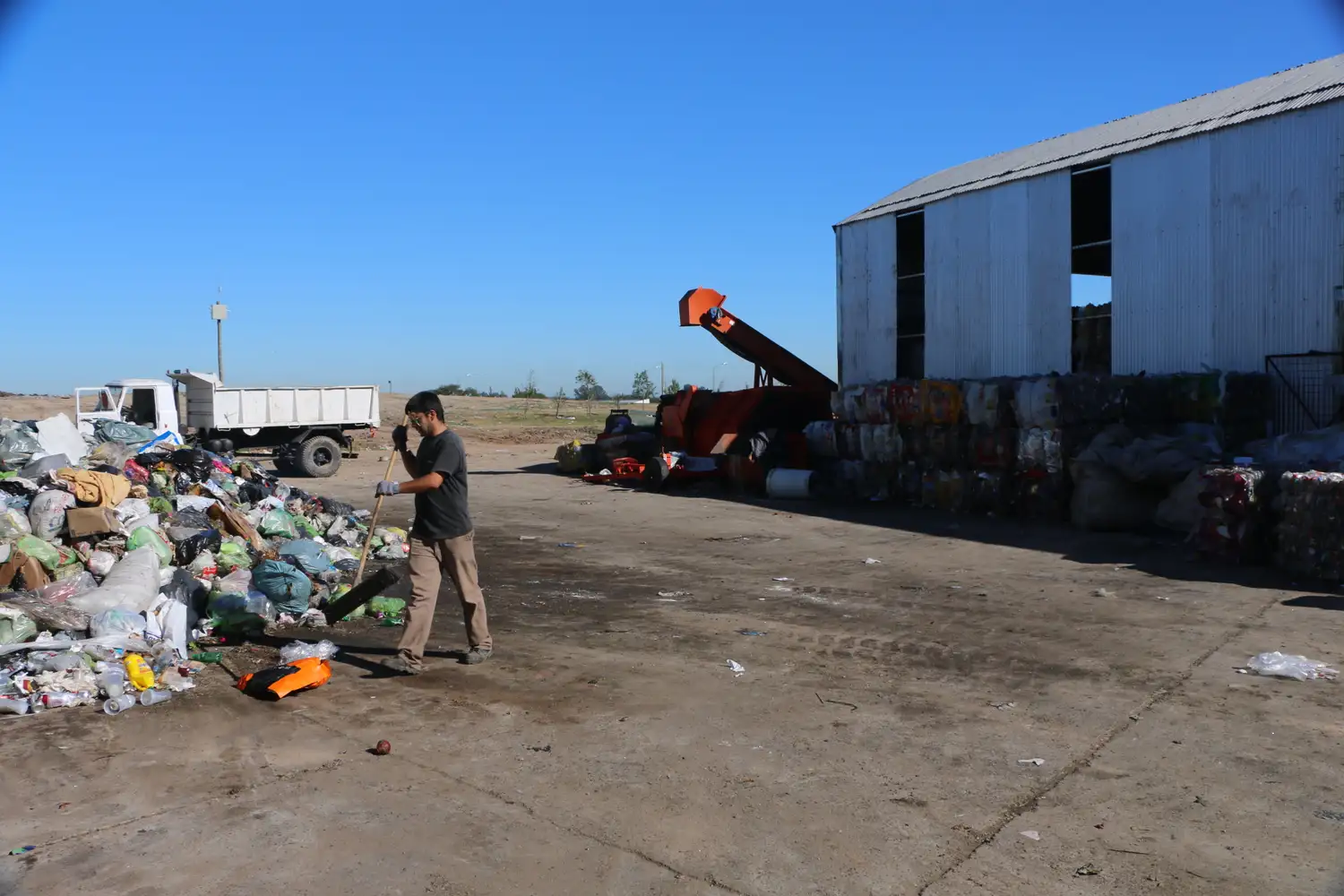 ¿Qué maquinarias comprará el Municipio para el Ecoparque y cómo la adquirirá?