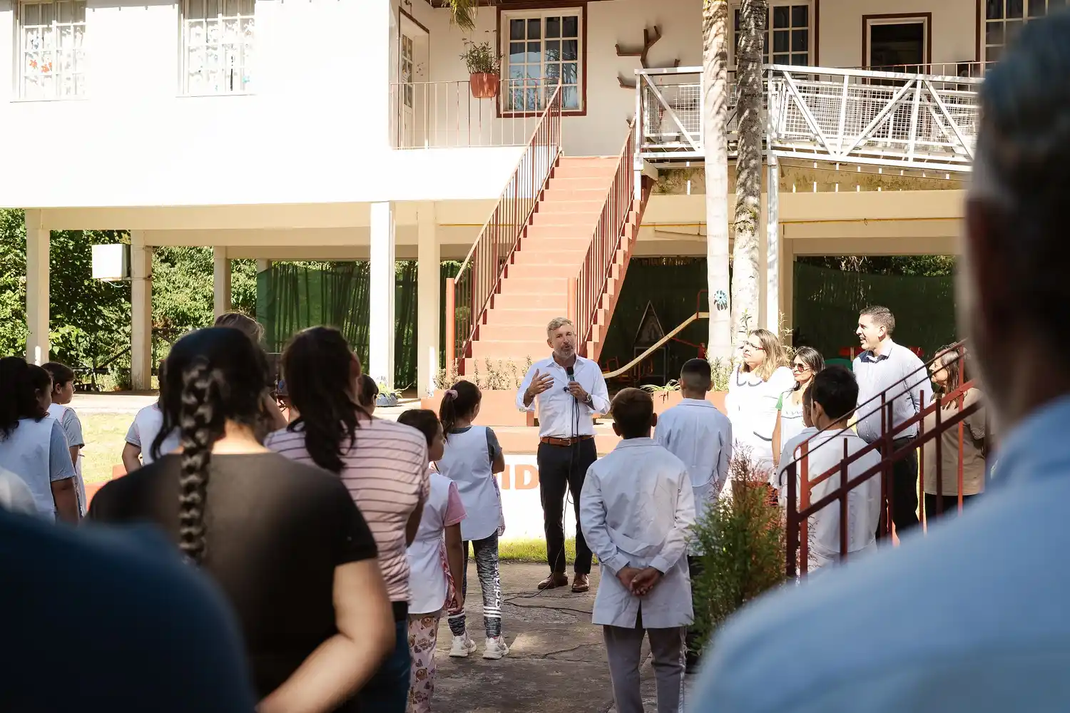 Rogelio Frigerio anunció que pagará por decreto la mejora salarial docente tras el rechazo gremial