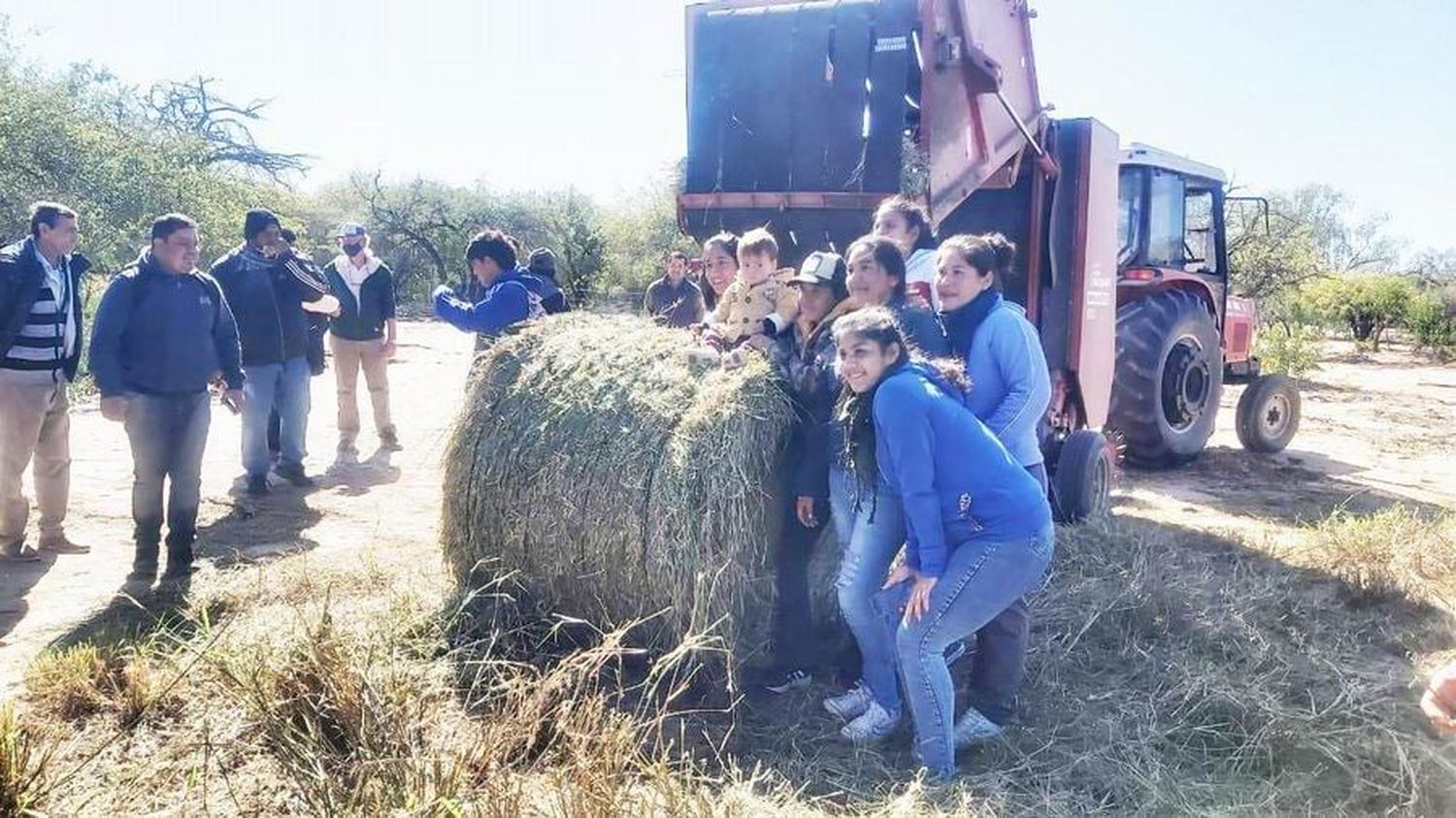 En El Potrillo se llevan adelante capacitaciones
y acciones para la conservación de forrajes