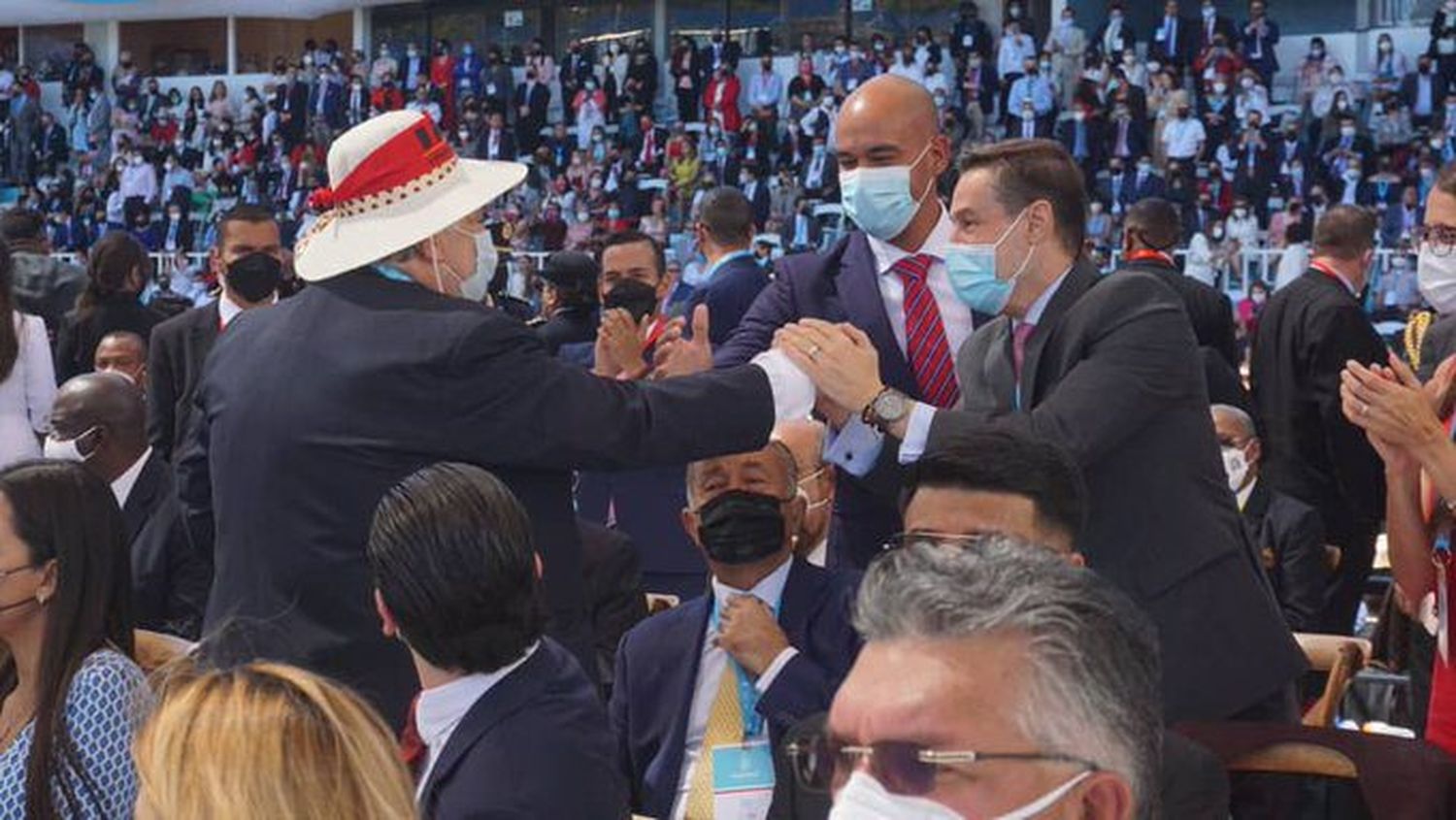 Administración de Maduro restablece relaciones diplomáticas con Honduras