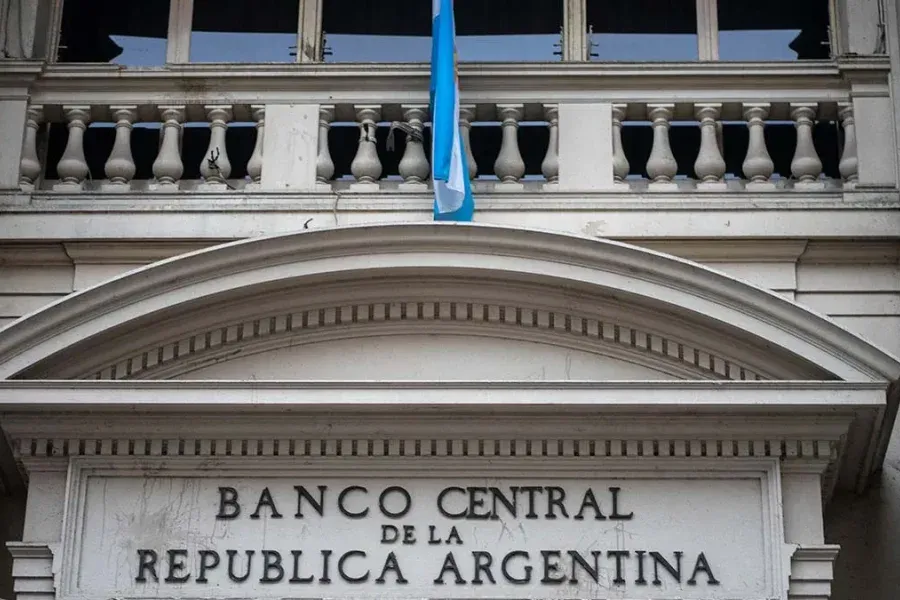 Los analistas proyectan que Javier Milei finalizará su mandato con una inflación anual del 10%