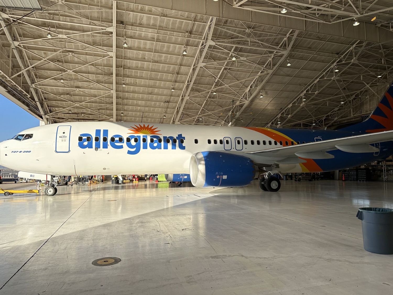 Allegiant Air recibe el primer 737 MAX 8 de alta densidad en América e inicia la transición de Airbus a Boeing