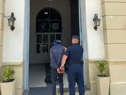 Un joven de 19 años incumplió las medidas restrictivas: fue detenido por la policía por desobediencia judicial
