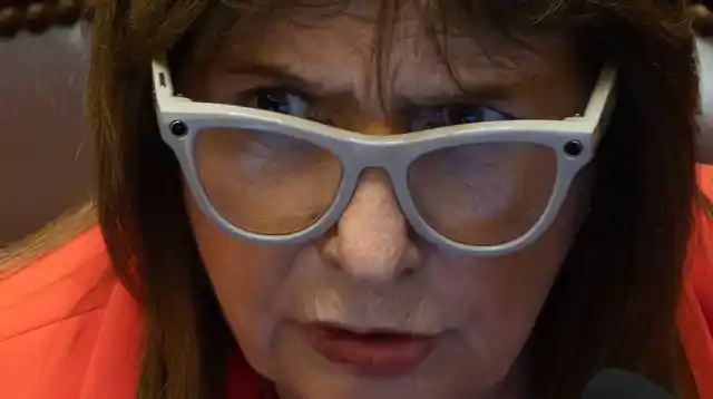 Anteojos Ray-Ban inteligentes de Patricia Bullrich en el Senado (Agencia NA-Claudio Fanchi)
