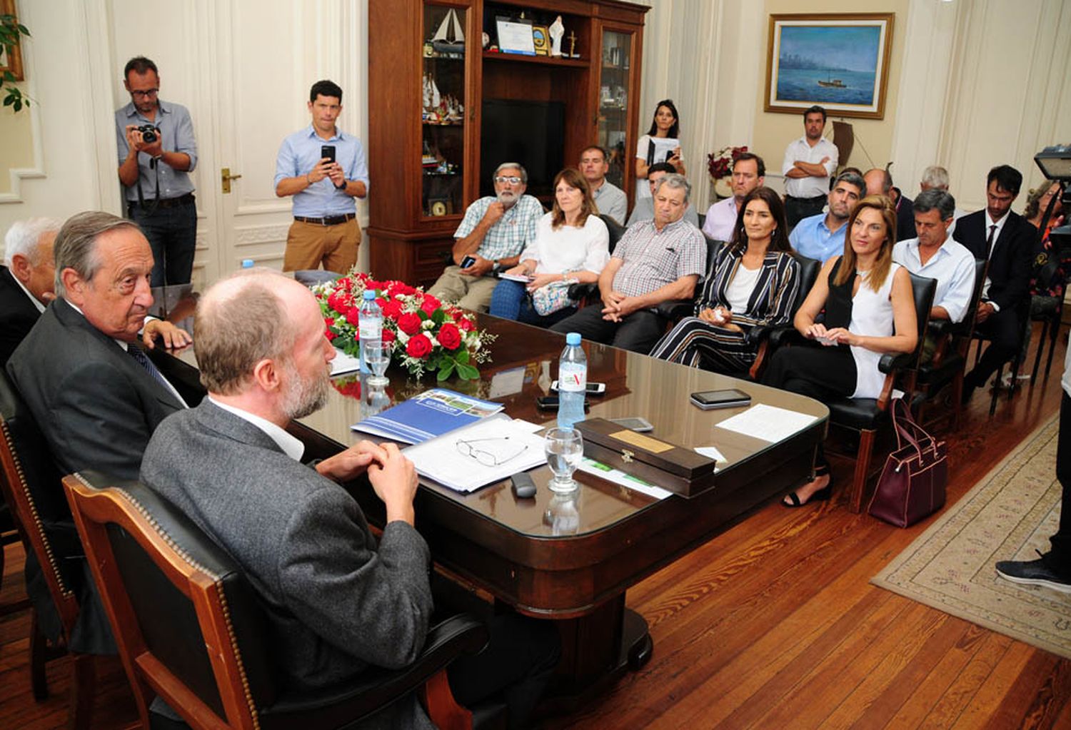 El embajador de Dinamarca estuvo en Tandil para organizar la próxima visita de la Reina Margarita II