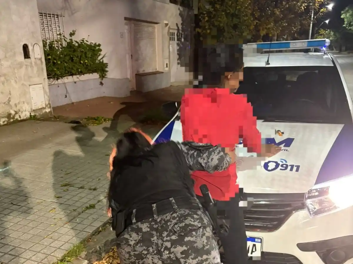 La mujer fue detenida en barrio Sarmiento.