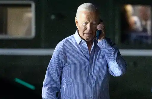A PESAR DEL DESASTROSO DEBATE: demócratas cierran filas en torno a Biden