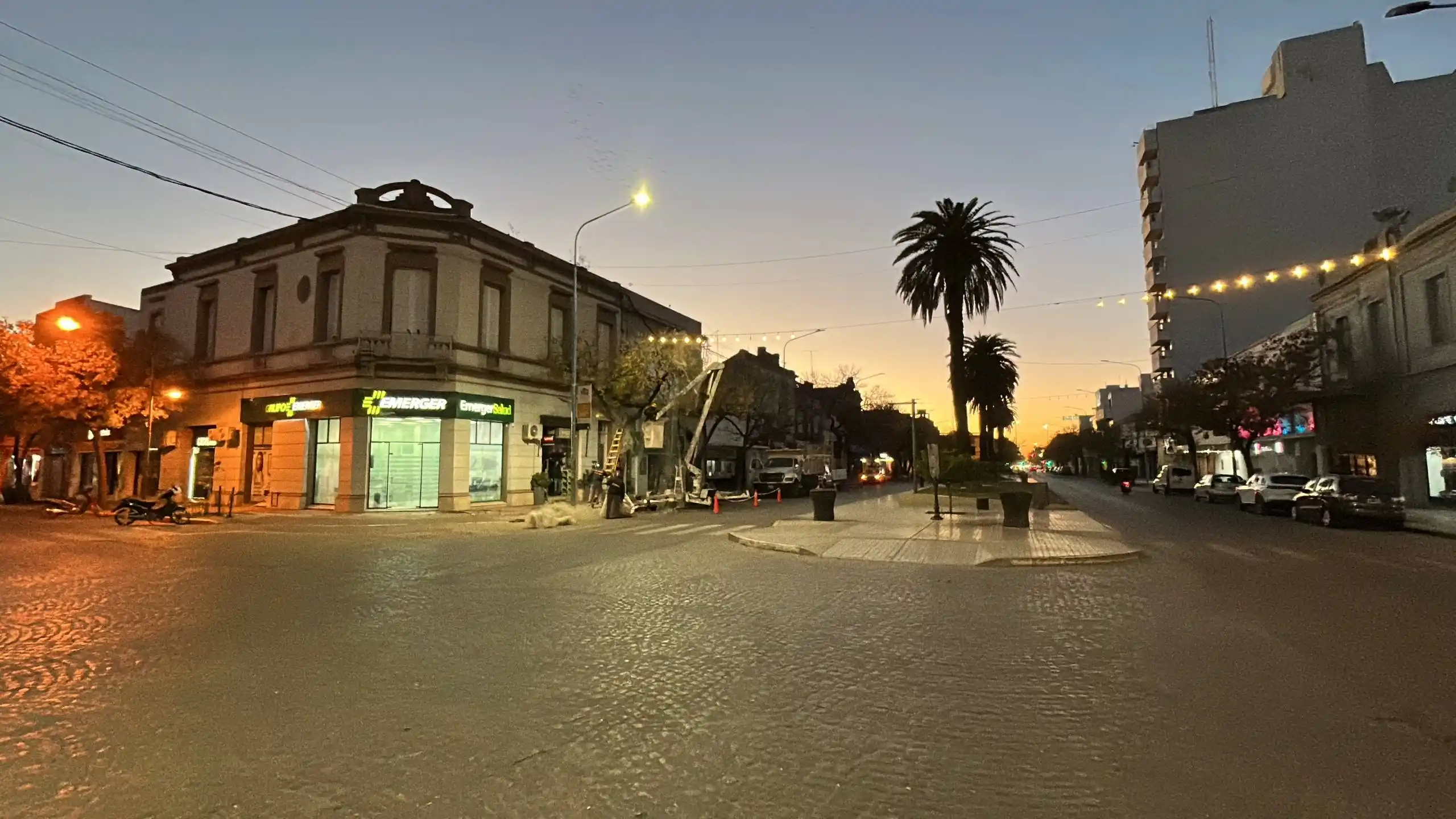 Frío comienzo de martes en la ciudad: el tiempo seguirá estable y sin lluvias