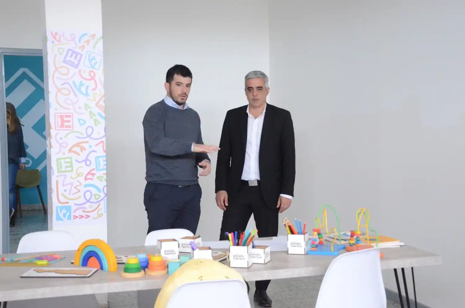 En una de sus visitas a Venado Tuerto, el rector de la UNR, Franco Bartolacci acompañado del intendente Leonel Chiarella.