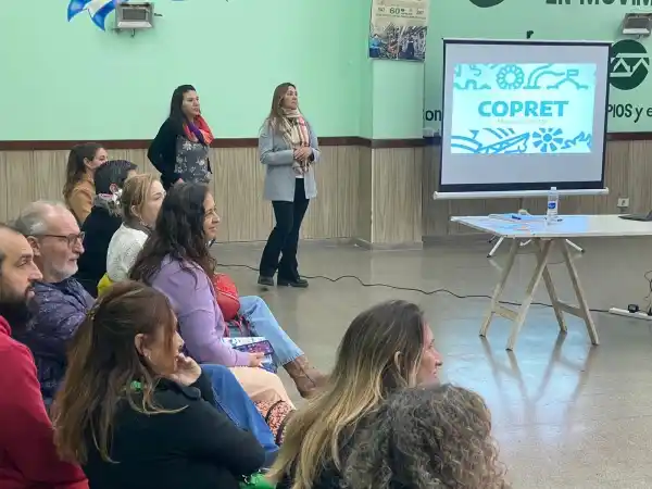Educación en el mercado laboral: Convocatoria a la mesa local de COPRET para fortalecer el trabajo