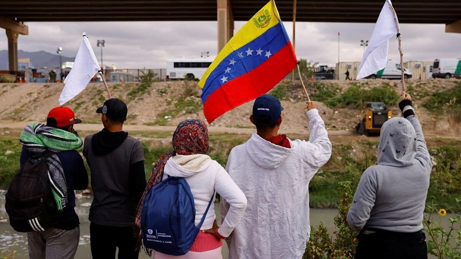 EE. UU. liberará del pago de multas a migrantes que se autodeporten
