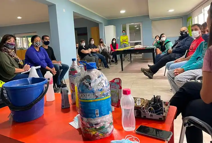 Capacitación sobre reciclado en la Casa de la Juventud