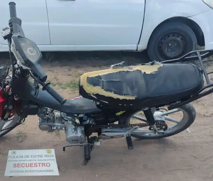 Un joven de 18 años dejó estacionada su moto en la calle y se la robaron