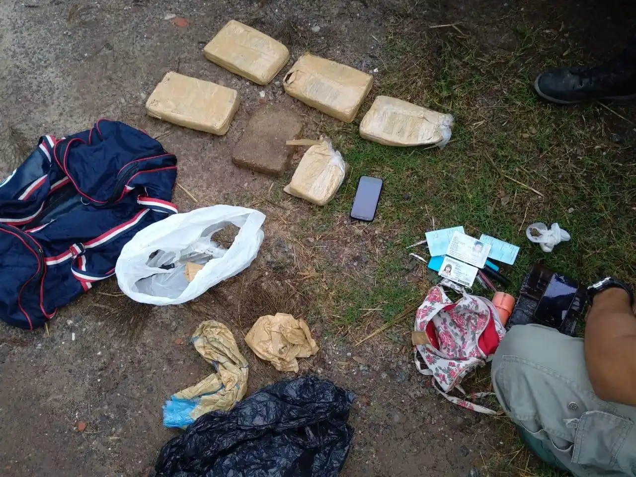 Cuatro detenidos con estupefacientes en barrio San Lorenzo