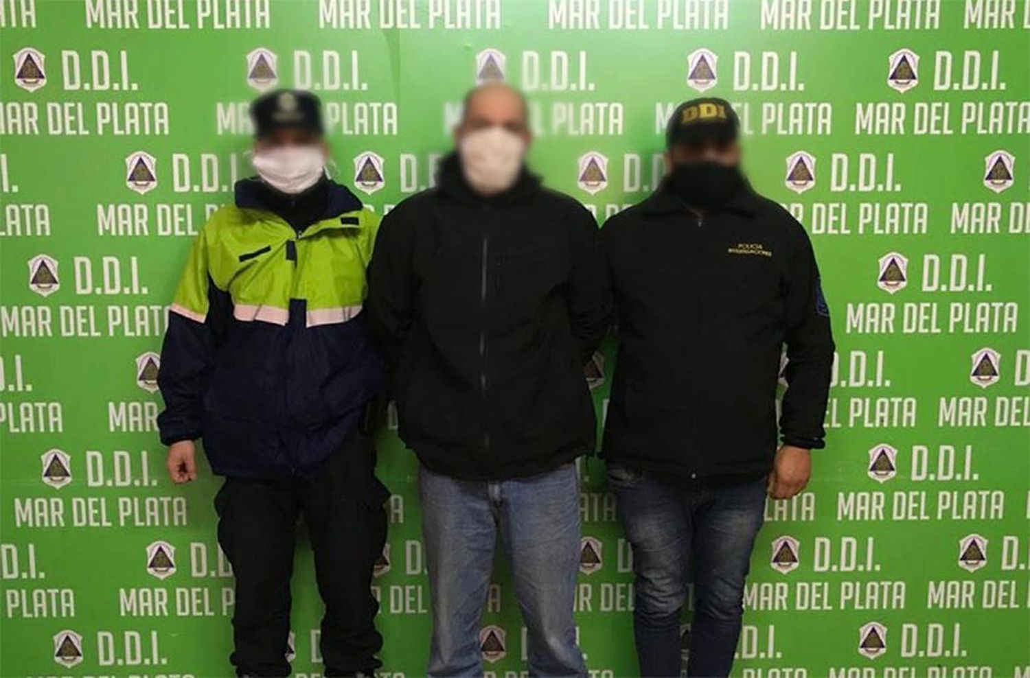 Video: capturaron al hombre que acuchilló a un joven en el Barrio Centenario