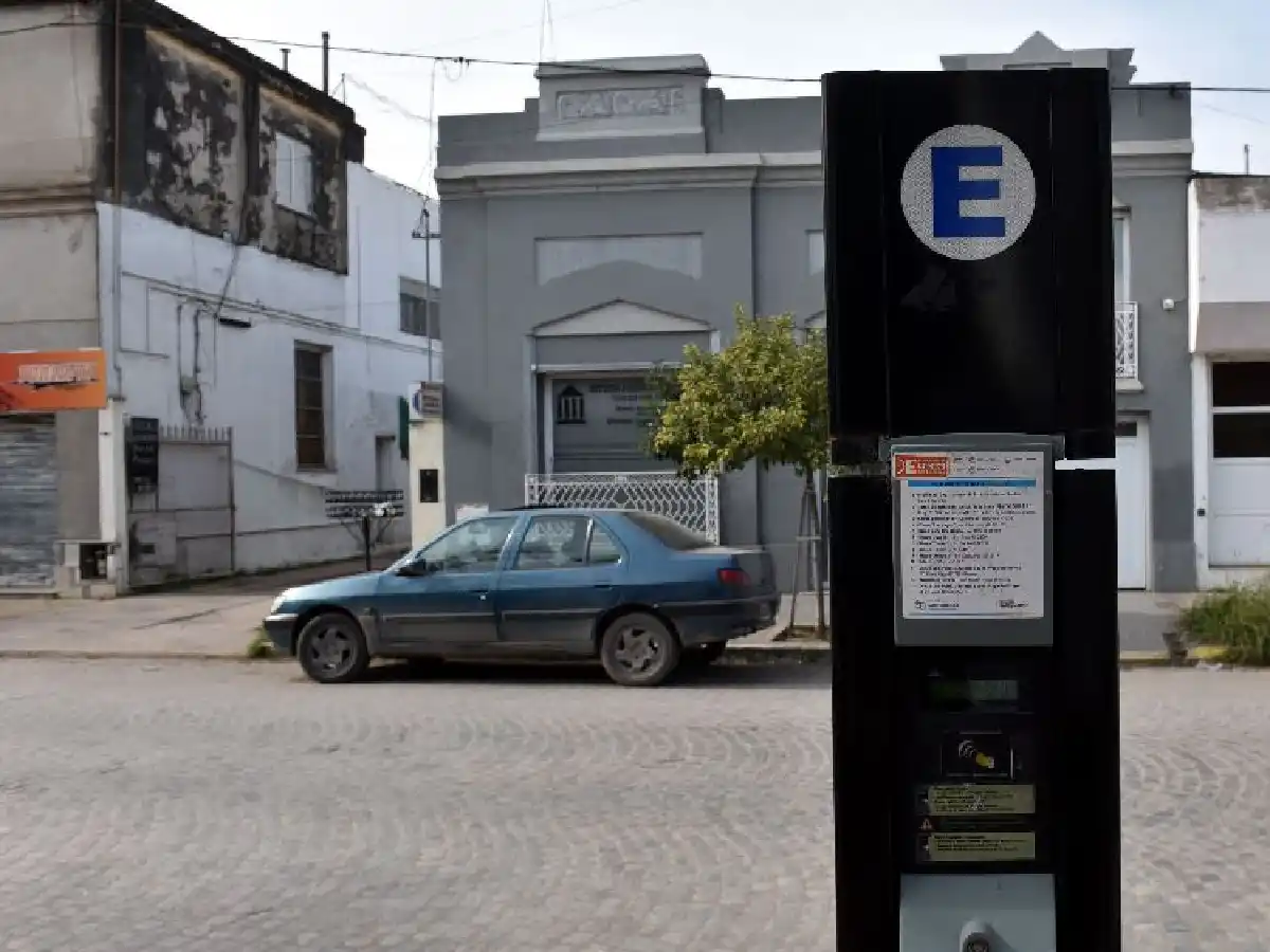 Parquímetros: desde el lunes, la hora pasará de $5 a $12 y se pagará por estacionar en más calles
