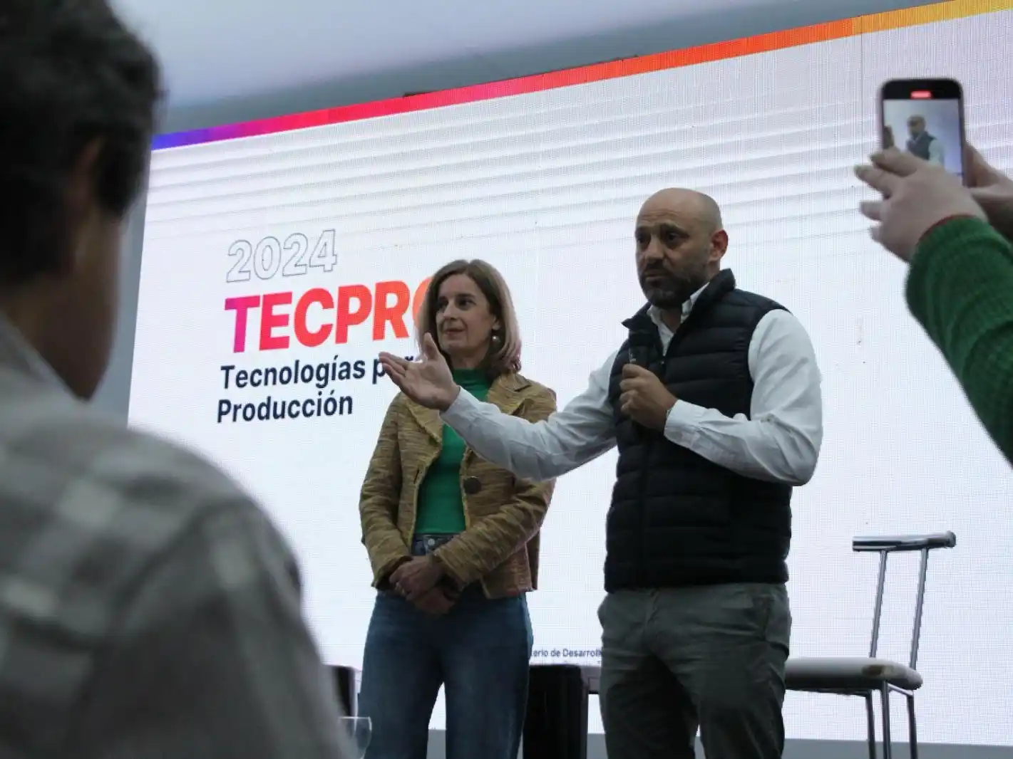 Puccini expuso en Expoagro el aporte provincial para incentivar la industria ligada a la producción.