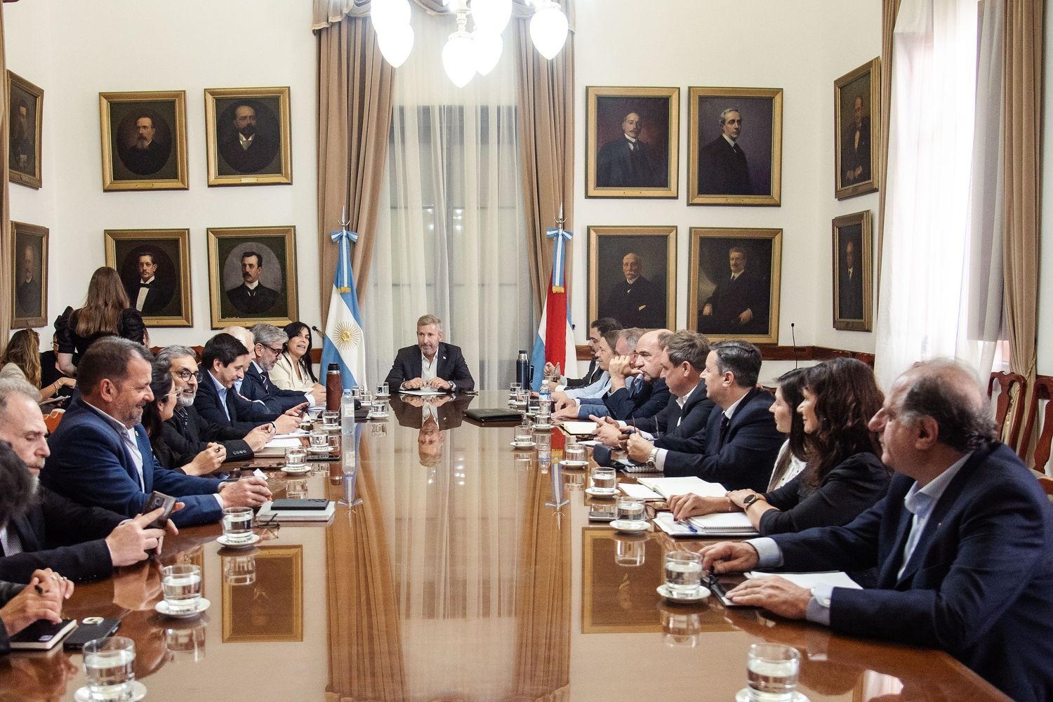 Frigerio encabezó una nueva reunión de gabinete y analizó los lineamientos del Presupuesto 2026