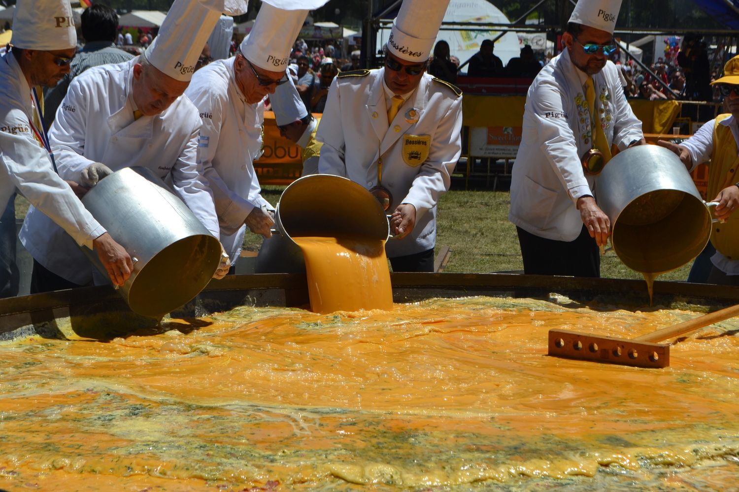 Fiesta en Saavedra: Unas 60 personas producirán el omelette más grande de Argentina en Pigüé