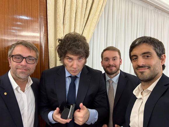 El equipo económico libertario llega a Rosario para dialogar con jóvenes y emprendedores