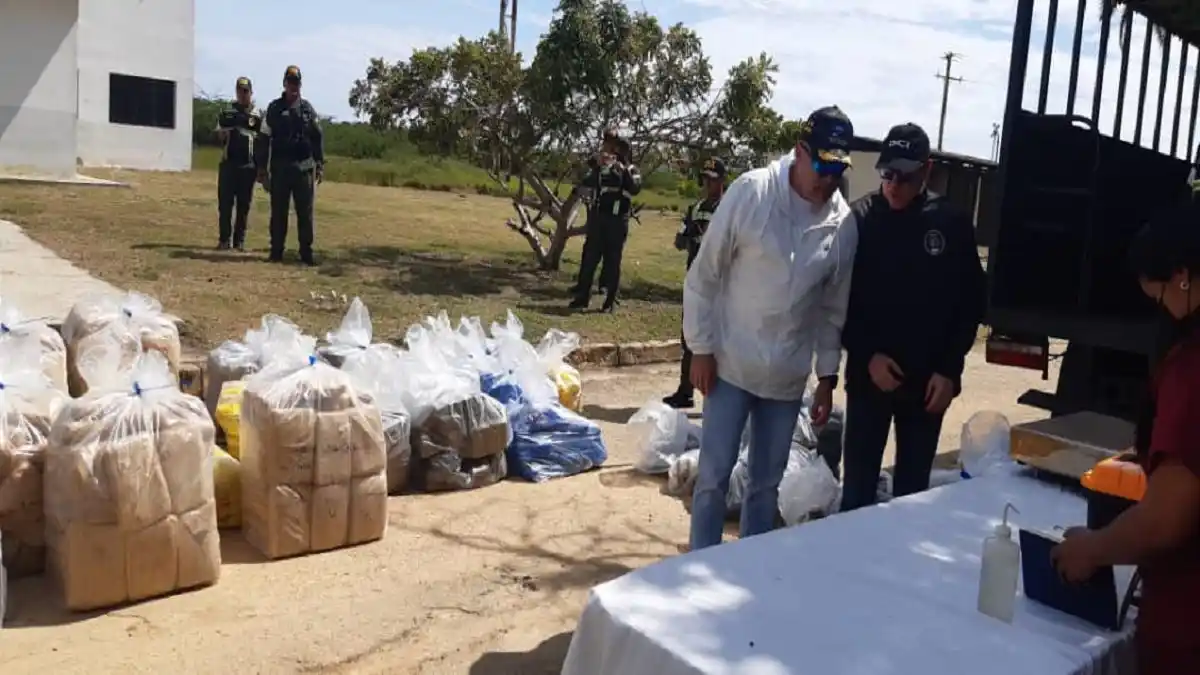 INCAUTAN 1.5 toneladas de Marihuana dentro de embarcación venezolana en Martinica