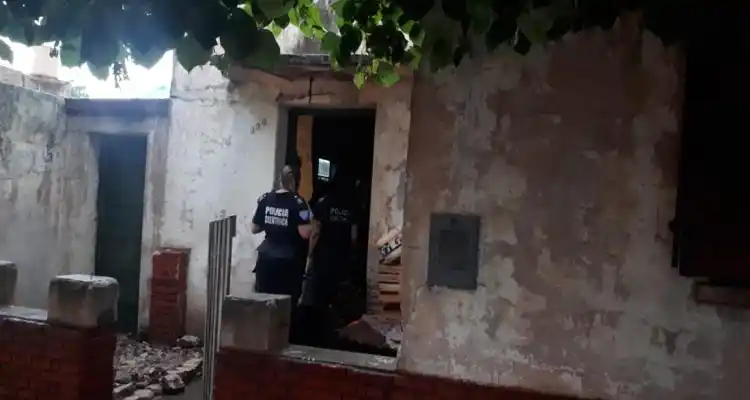 Allanaron una casa tras la denuncia de una mujer que dijo que la trajeron de Córdoba engañada y para prostituirla