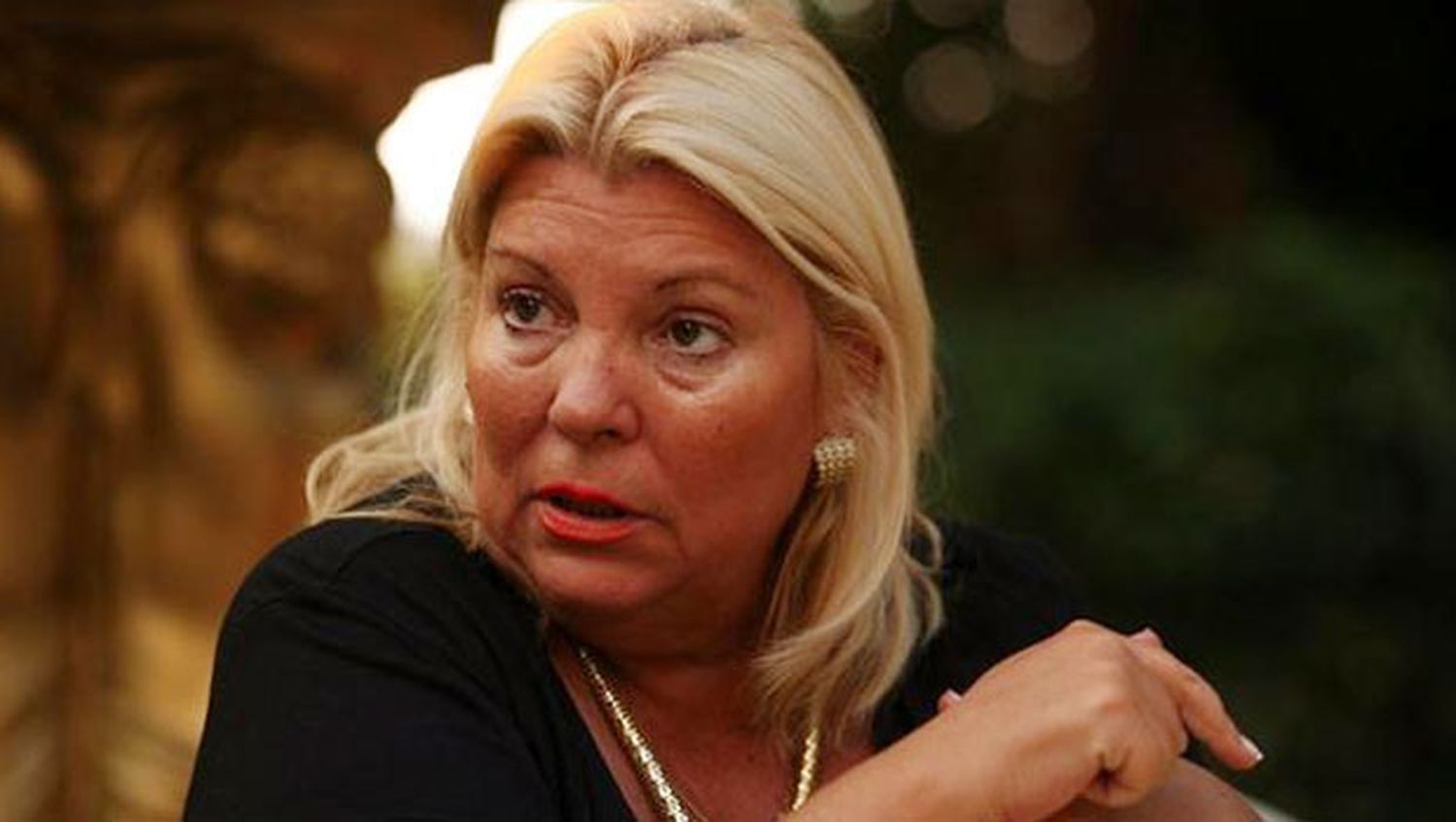 Carrió acusó a Cristina de "autogolpe" y Aníbal Fernández le respondió