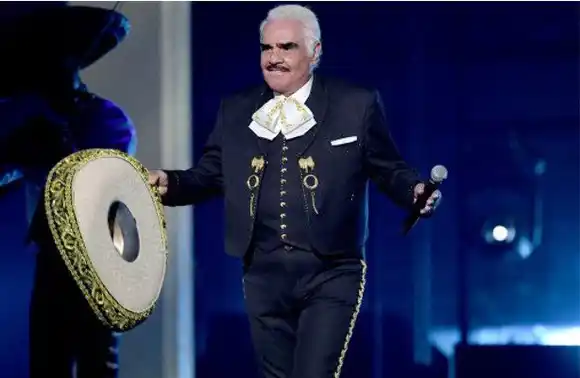 ¿Desconectan a Vicente Fernández? Esto dijo su hijo