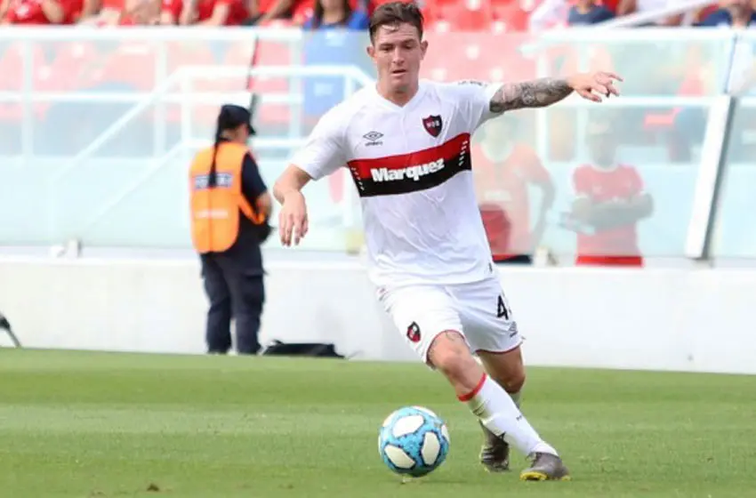 Mientras está en la mira de Boca, Aníbal Moreno renovó su contrato en Newell’s hasta 2023