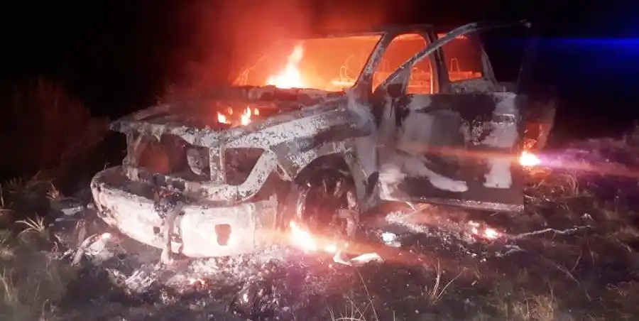Se incendió por completo una camioneta que transitaba desde Santa Ana a Federal